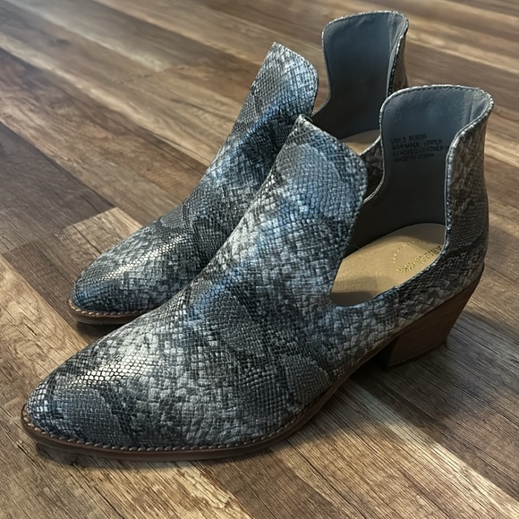 Snake Print Booties - Picture 2 of 5